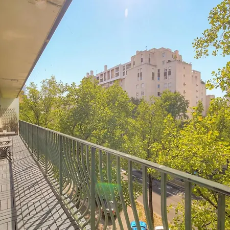 Spacieux Et 100m2 A 4 Min De Tete D'or Apartment