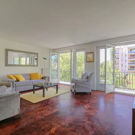 Apartment Spacieux Et 100m2 A 4 Min De Tete D'or Lyon