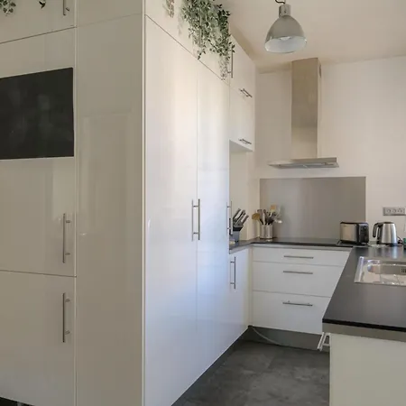 Spacieux Et 100m2 A 4 Min De Tete D'or Lyon